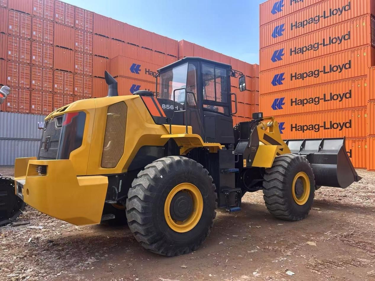 Cargadoras de ruedas Liugong 856H listas para el envío, apoyando mejoras en la infraestructura en Colombia