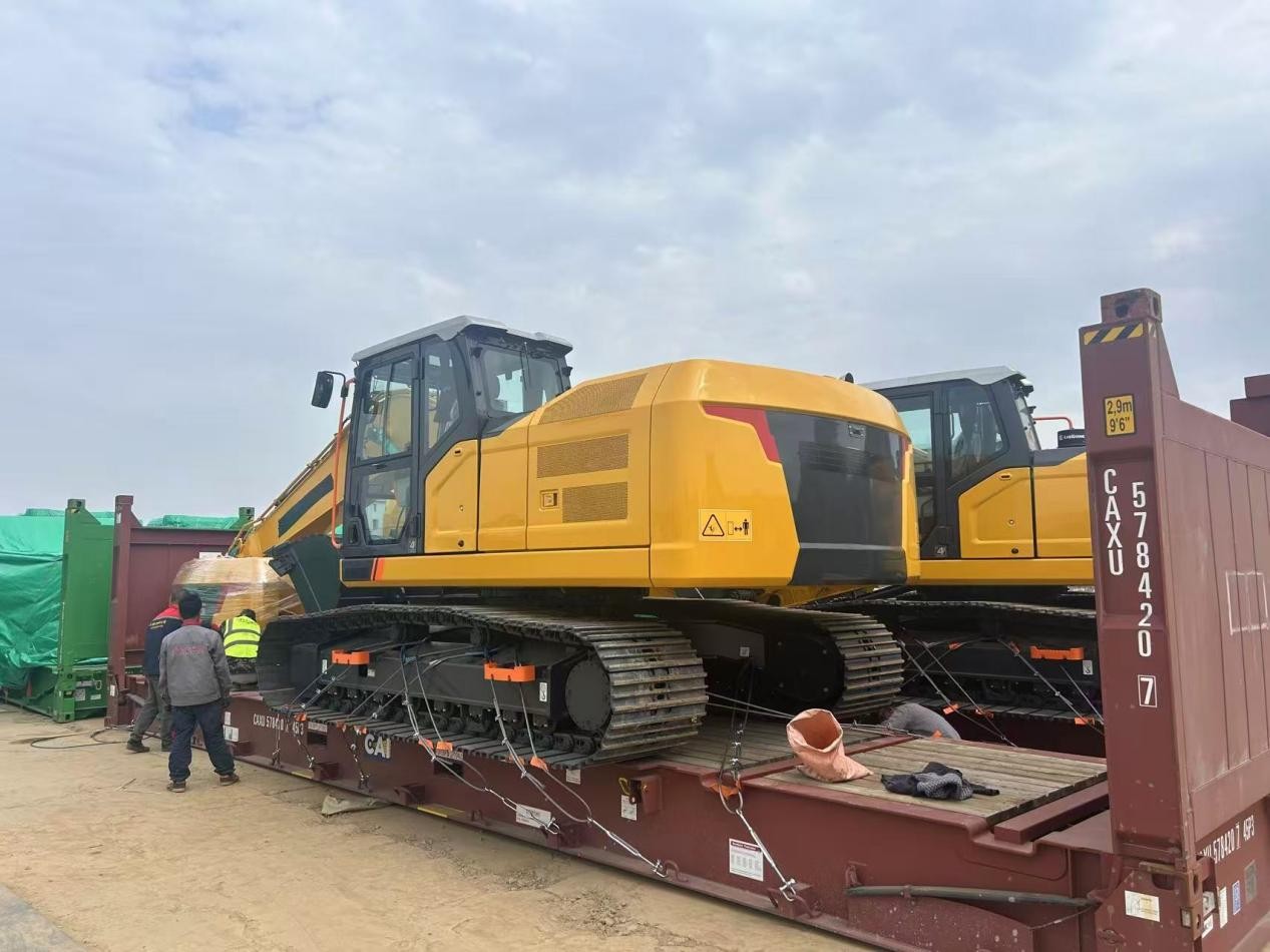 ¡Triple Poder! Excavadoras LiuGong 922F enviadas al puerto de Buenaventura, Colombia
