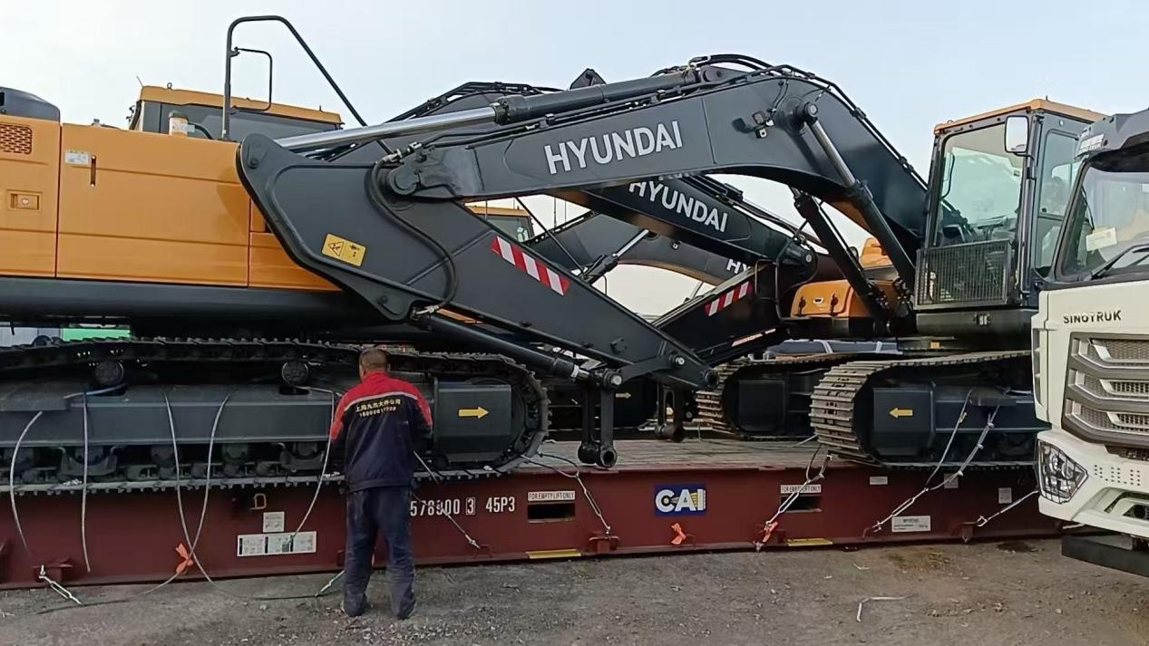 ¡Envío masivo! 6 unidades de excavadoras Hyundai HX220L rumbo a Buenaventura, Colombia