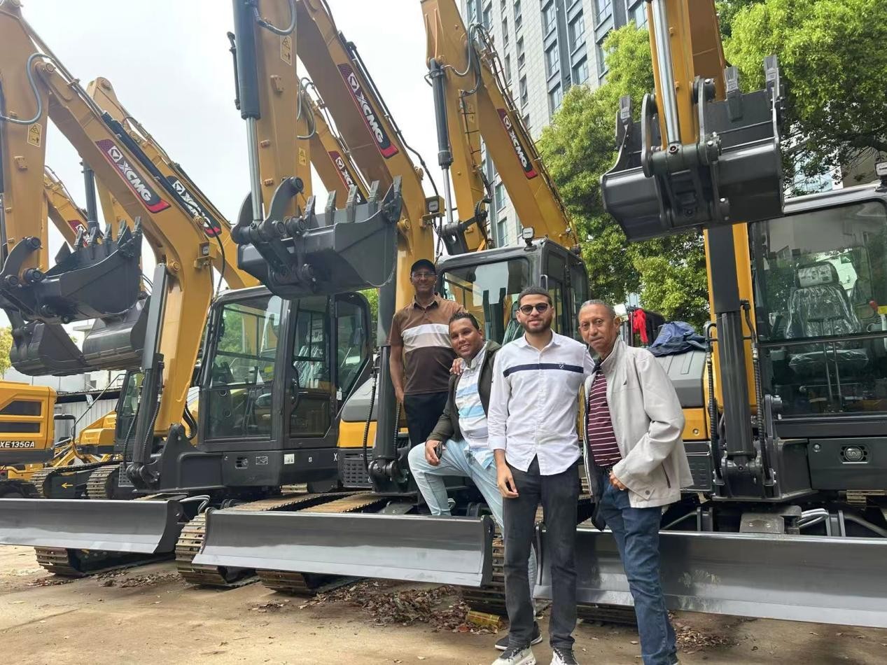 Construyendo Confianza Más Allá de las Fronteras: Clientes Dominicanos Visitan la Instalación de XCMG (10 de abril de 2026)